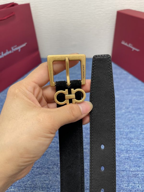 Ferragamo cài dây đai phụ nữ Chọn vật liệu cao cấp, da mềm mại và thân thiện