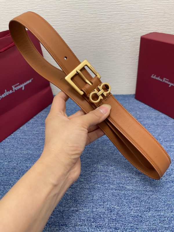 Ferragamo cài dây đai phụ nữ Chọn vật liệu cao cấp, da mềm mại và thân thiện