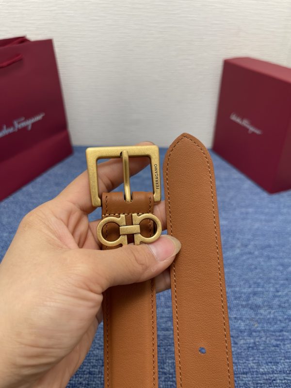 Ferragamo cài dây đai phụ nữ Chọn vật liệu cao cấp, da mềm mại và thân thiện