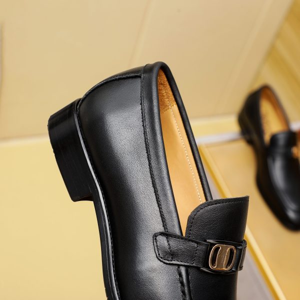 Ferragamo, giày thời trang, sáp, nước bò nhuộm