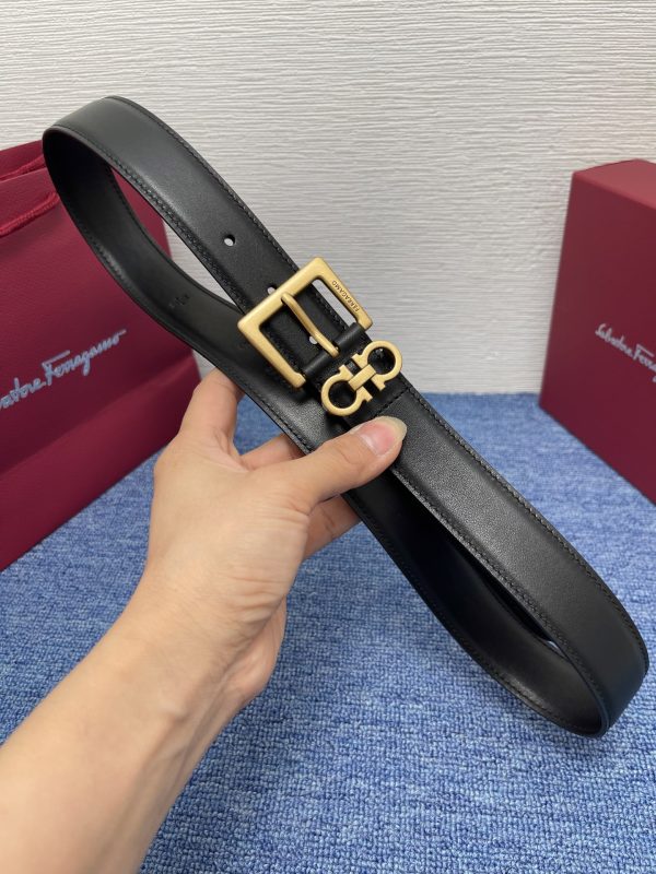 Ferragamo cài dây đai phụ nữ Chọn vật liệu cao cấp, da mềm mại và thân thiện