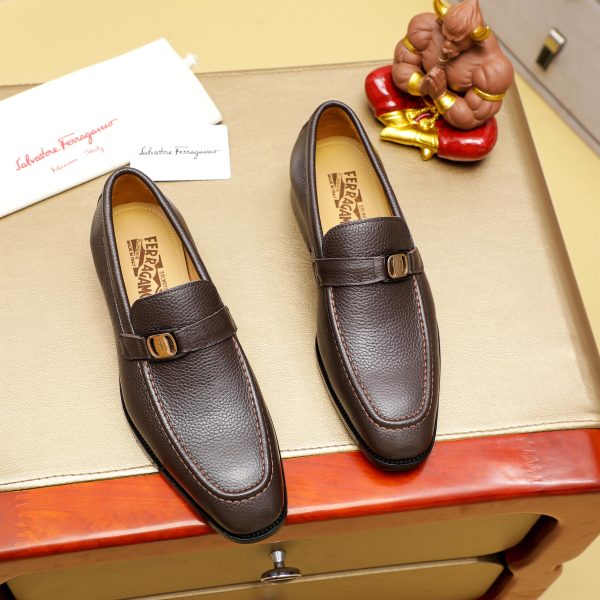 Ferragamo, giày thời trang, sáp, nước bò nhuộm