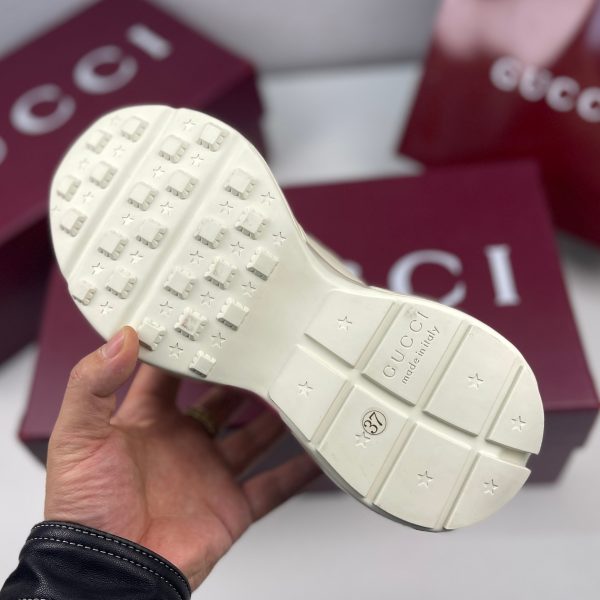 giày gucci của italy hỗ trợ nfc chip chống giả mạo