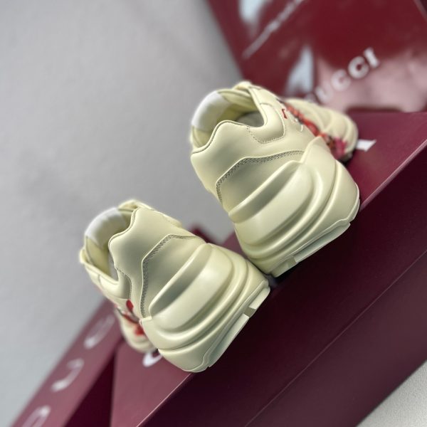 giày gucci của italy hỗ trợ nfc chip chống giả mạo