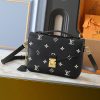 Louis Vuitton, Pocette Métis túi xách