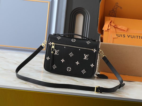Louis Vuitton, Pocette Métis túi xách