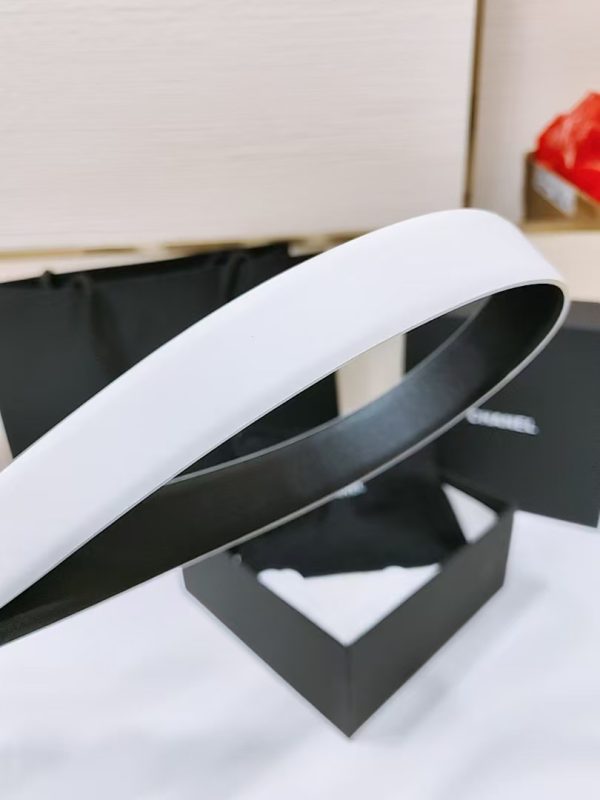 Chanel cổ điển dây đai đôi C, nút bấm logo mới với da bò con nhập khẩu
