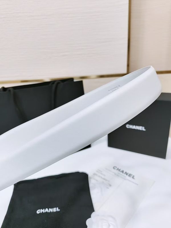 Chanel cổ điển dây đai đôi C, nút bấm logo mới với da bò con nhập khẩu