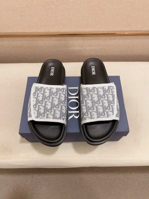 Giày dép Dior mới. ý nhập khẩu nguyên liệu thô.