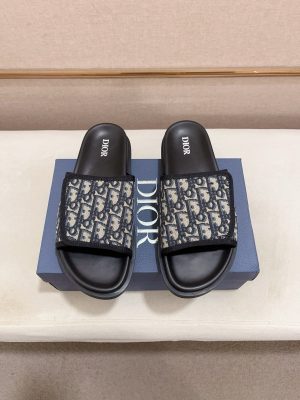 Giày dép Dior mới. ý nhập khẩu nguyên liệu thô.