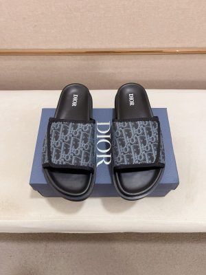 Giày dép Dior mới. ý nhập khẩu nguyên liệu thô.