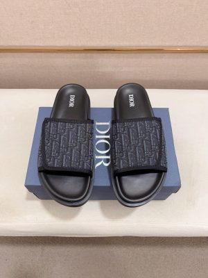 Giày dép Dior mới. ý nhập khẩu nguyên liệu thô.