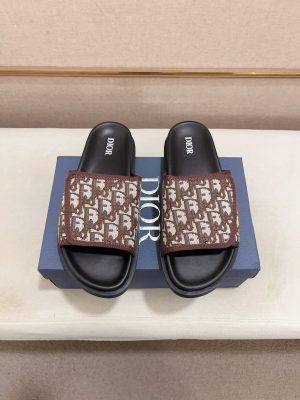 Giày dép Dior mới. ý nhập khẩu nguyên liệu thô.