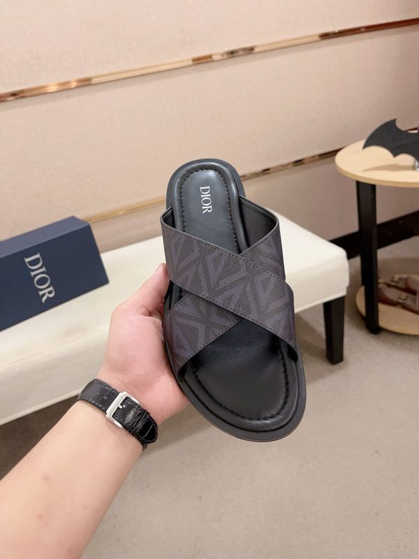 Giày dép Dior mới. ý nhập khẩu nguyên liệu thô.