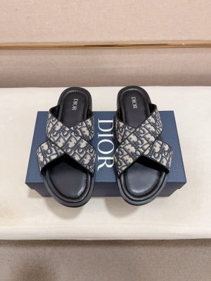 Giày dép Dior mới. ý nhập khẩu nguyên liệu thô.