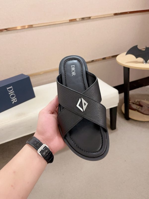 Giày dép Dior mới. ý nhập khẩu nguyên liệu thô.