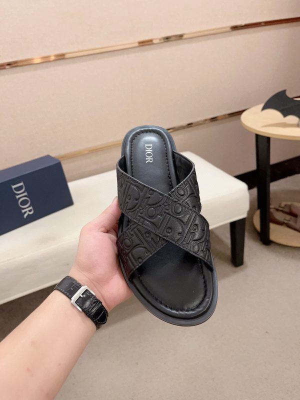 Giày dép Dior mới. ý nhập khẩu nguyên liệu thô.