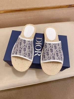 Giày dép Dior mới. ý nhập khẩu nguyên liệu thô.