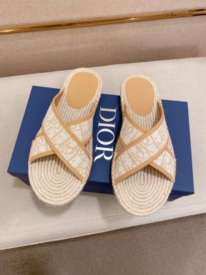Giày dép Dior mới. ý nhập khẩu nguyên liệu thô.