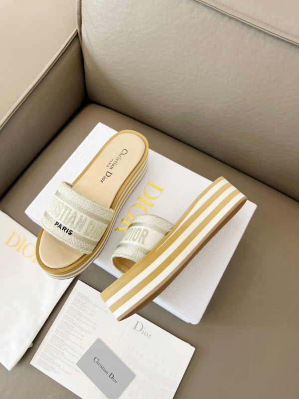 Dior mùa xuân và mùa hè mới IVIETA DWAY giày phụ nữ màu thạch