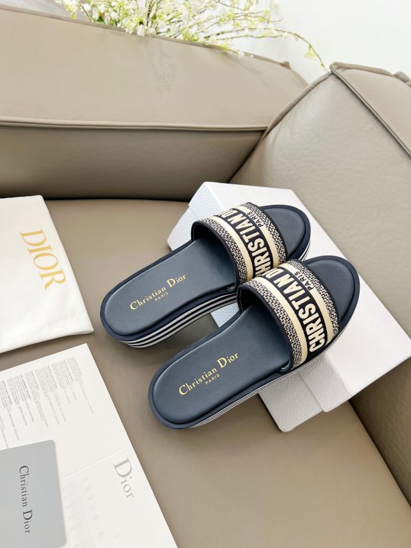 Dior mùa xuân và mùa hè mới IVIETA DWAY giày phụ nữ màu thạch