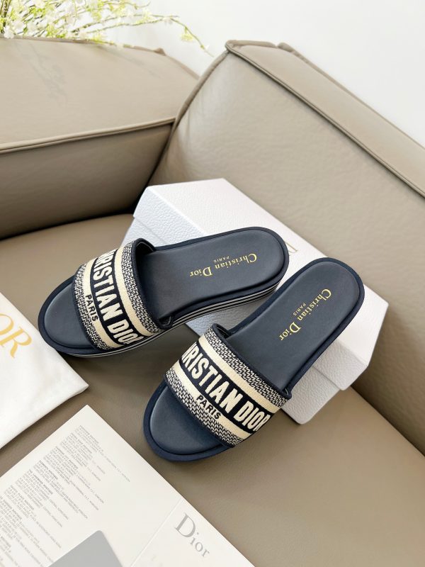 Dior mùa xuân và mùa hè mới IVIETA DWAY giày phụ nữ màu thạch