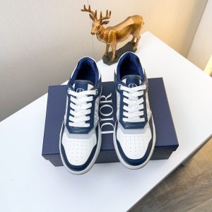 Các sản phẩm mới của DBS tiếp tục phong cách cổ điển của Dior. được làm từ da bò