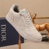 Các sản phẩm mới của DBS tiếp tục phong cách cổ điển của Dior. được làm từ da bò