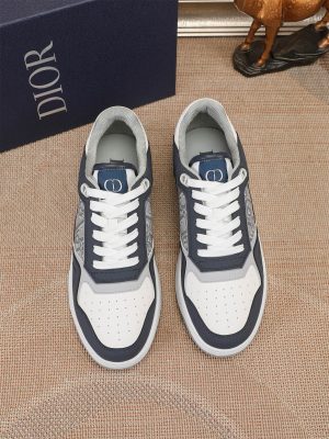 Các sản phẩm mới của DBS tiếp tục phong cách cổ điển của Dior. được làm từ da bò