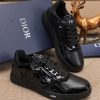 Các sản phẩm mới của DBS tiếp tục phong cách cổ điển của Dior. được làm từ da bò