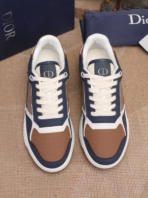 Các sản phẩm mới của DBS tiếp tục phong cách cổ điển của Dior. được làm từ da bò