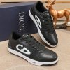 Các sản phẩm mới của DBS tiếp tục phong cách cổ điển của Dior. được làm từ da bò
