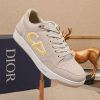 Các sản phẩm mới của DBS tiếp tục phong cách cổ điển của Dior. được làm từ da bò