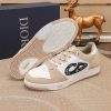 Các sản phẩm mới của DBS tiếp tục phong cách cổ điển của Dior. được làm từ da bò