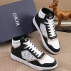 Các sản phẩm mới của Dior Gang tiếp tục phong cách cổ điển của Dior. được làm từ da bò bóng loáng cao cấp