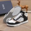 Các sản phẩm mới của Dior Gang tiếp tục phong cách cổ điển của Dior. được làm từ da bò bóng loáng cao cấp