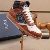 Các sản phẩm mới của Dior Gang tiếp tục phong cách cổ điển của Dior. được làm từ da bò bóng loáng cao cấp
