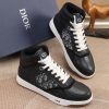Các sản phẩm mới của Dior Gang tiếp tục phong cách cổ điển của Dior. được làm từ da bò bóng loáng cao cấp