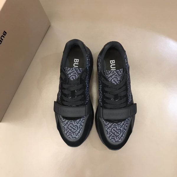 Burberry nâng cao giày thể thao! chất lượng cao, được làm bằng da bò con và vải bố