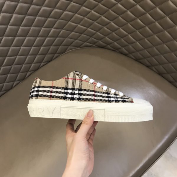 Burberry nâng cao giày thể thao! chất lượng cao, được làm bằng da bò con và vải bố