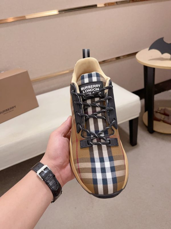 Burberry nâng cao giày thể thao! chất lượng cao, được làm bằng da bò con và vải bố