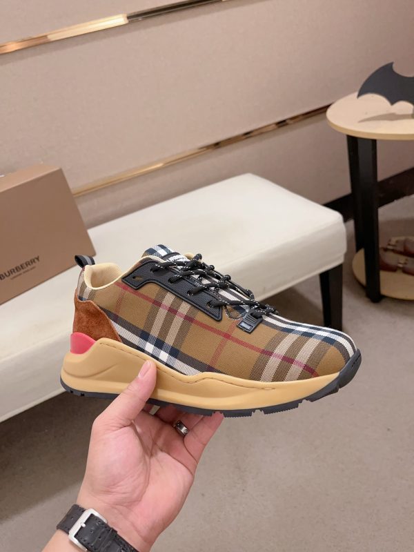 Burberry nâng cao giày thể thao! chất lượng cao, được làm bằng da bò con và vải bố