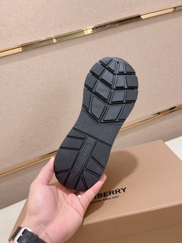 Burberry nâng cao giày thể thao! chất lượng cao, được làm bằng da bò con và vải bố