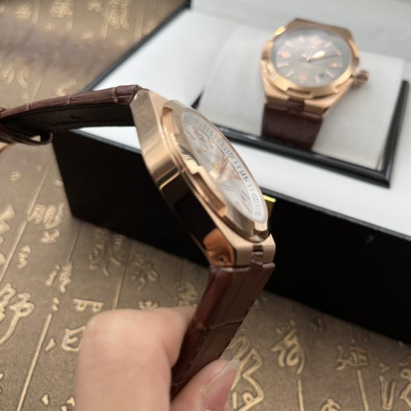 Vacheron Constantin Overseas trải khắp thế giới Đồng hồ dành cho người đàn ông