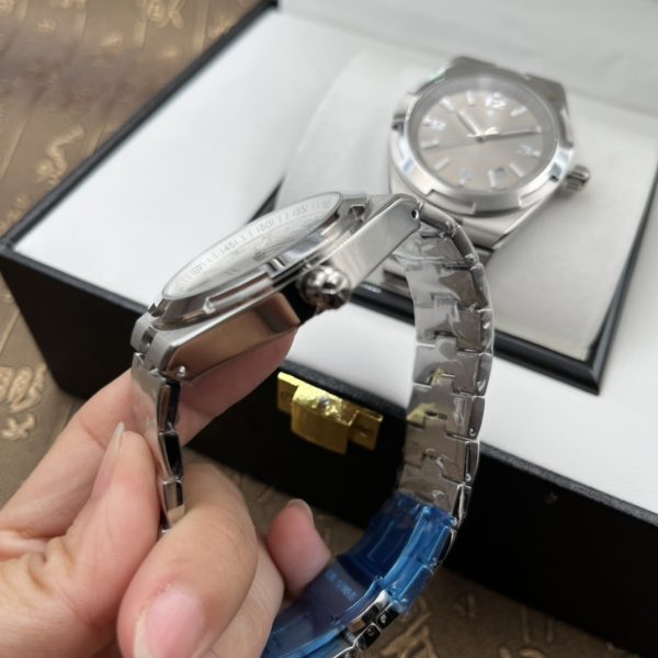 Vacheron Constantin Overseas trải khắp thế giới Đồng hồ dành cho người đàn ông
