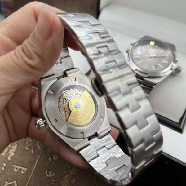 Vacheron Constantin Overseas trải khắp thế giới Đồng hồ dành cho người đàn ông