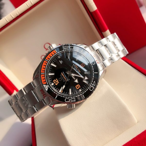 Omega Seamaster 600 mét dây đai thép lặn