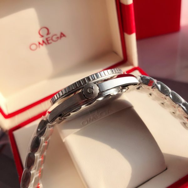 Omega Seamaster 600 mét dây đai thép lặn