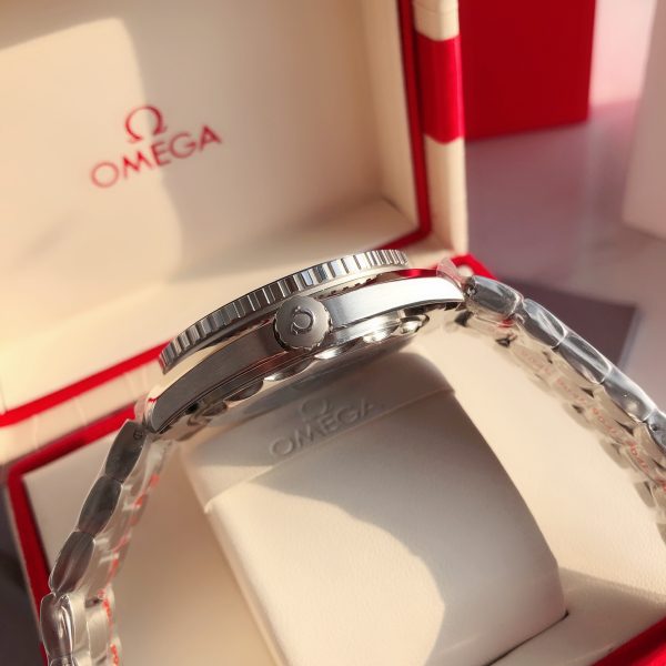 Omega Seamaster 600 mét dây đai thép lặn