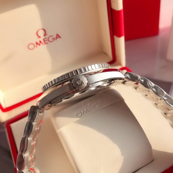 Omega Seamaster 600 mét dây đai thép lặn